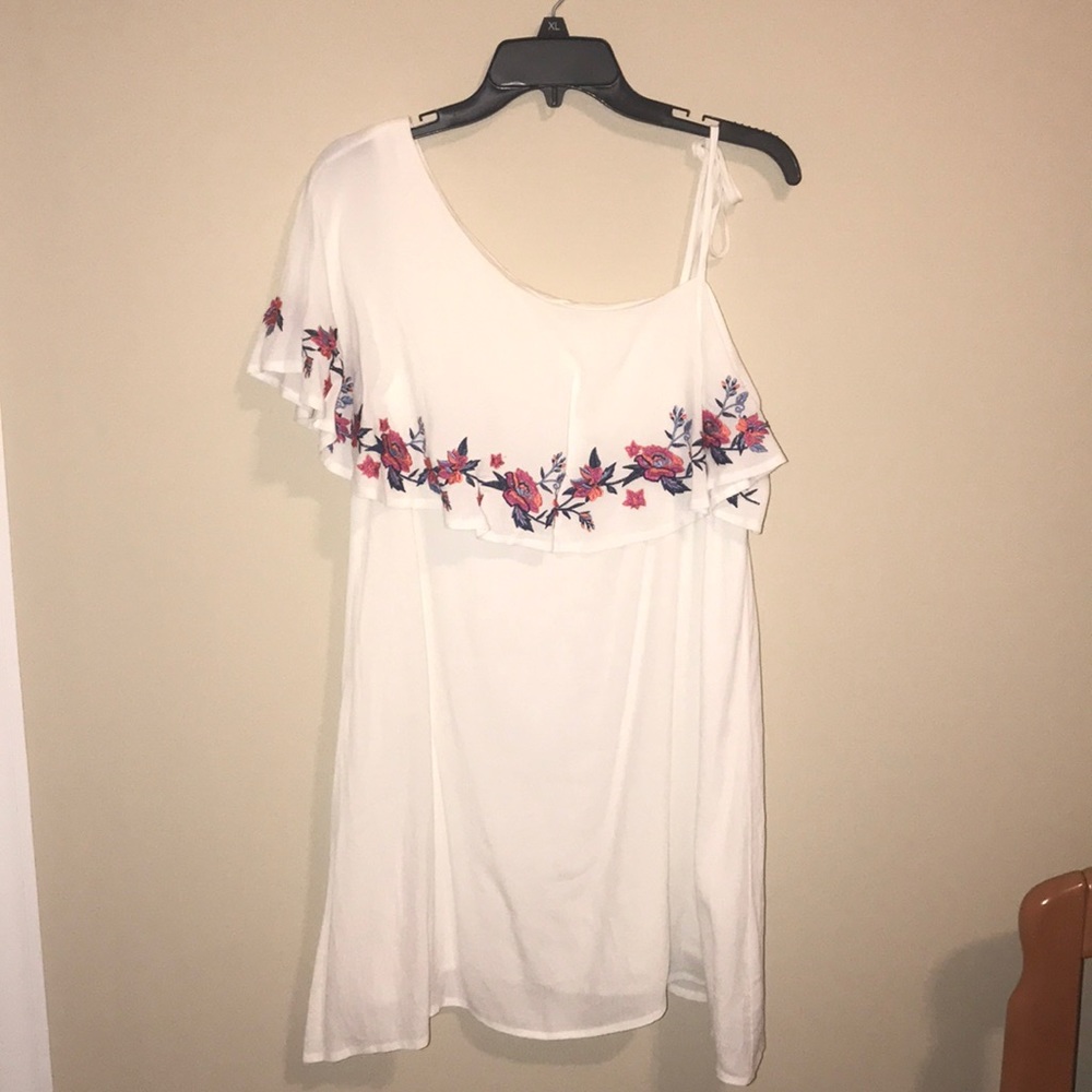 White boutique dress